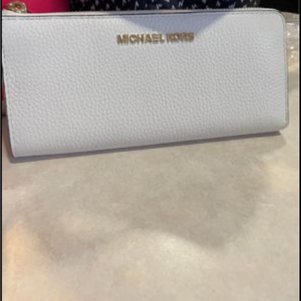 Michael kors wallet white